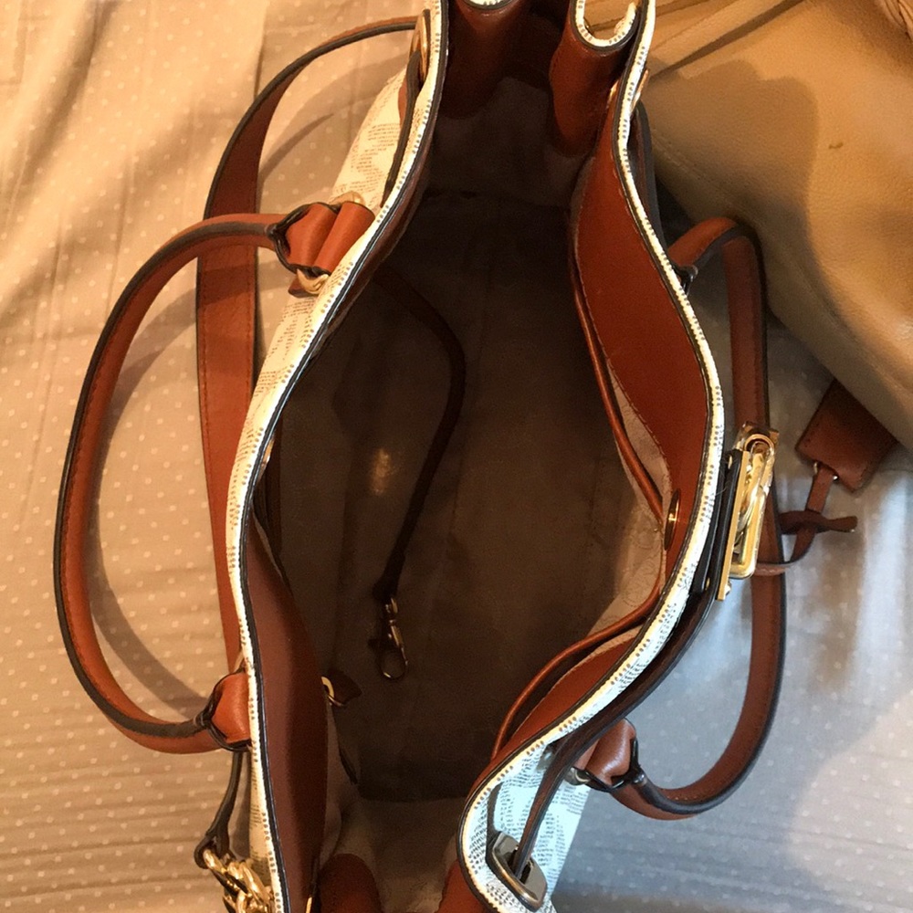 Michael Kors purse - Picture 4 of 5